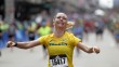 Helena Olmås vid målgången Boston Marathon 2019
