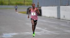 Mustafa Mohamed under årets SM i halvmaraton där han slutade trea på 01.03.59.